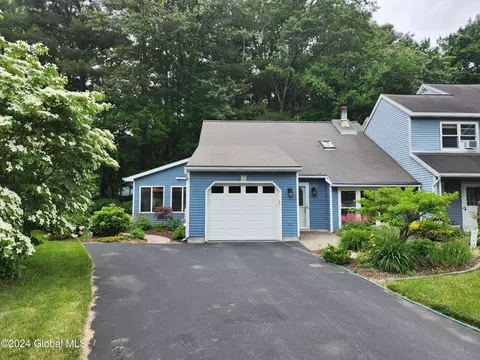 16 Old Coach Rd, Clifton Park, NY 12065