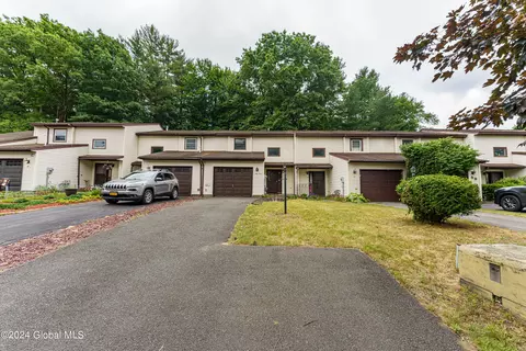63 Tallow Wood Dr, Clifton Park, NY 12065