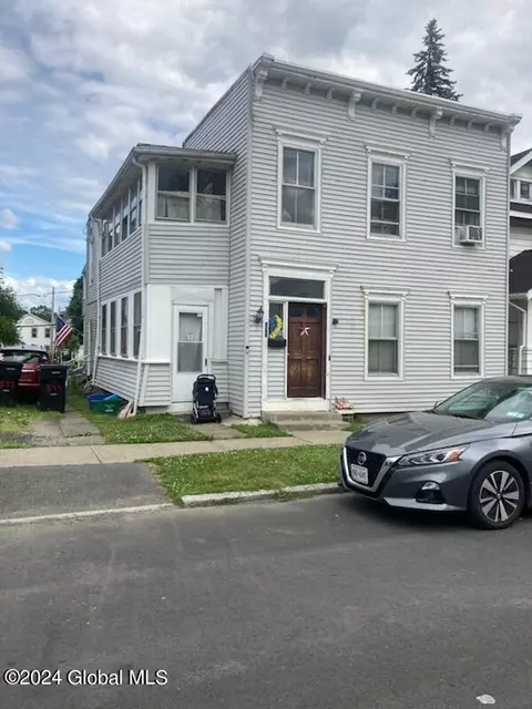 577 6th Ave, Watervliet, NY 12189