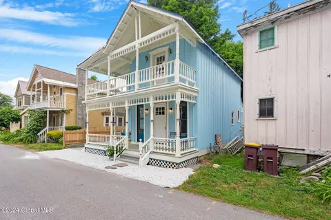 27 Albany Ave, Round Lake, NY 12151