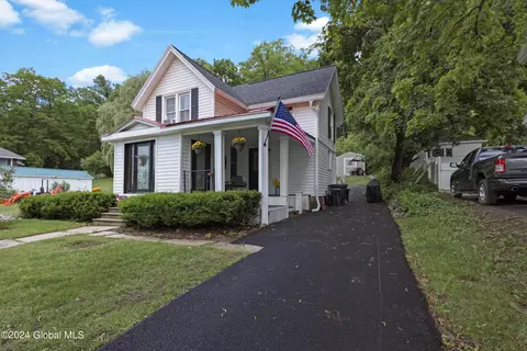 471 Guy Park Ave, Amsterdam, NY 12010