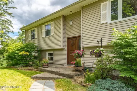 192 Middletown Rd, Waterford, NY 12188