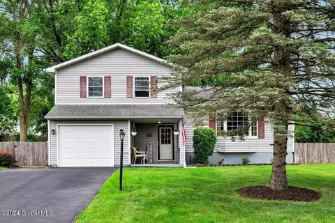 3 Belmont Ct, Selkirk, NY 12158
