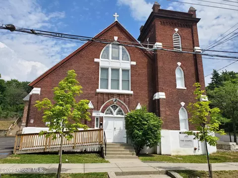 144 9th St, Troy, NY 12180