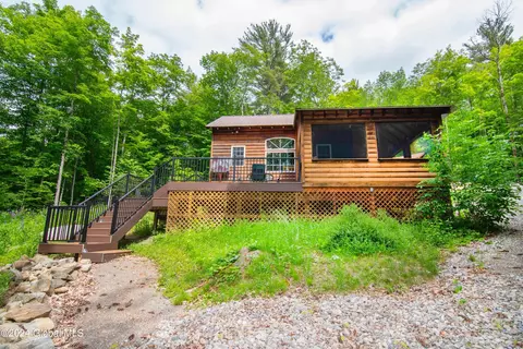 135 Paynes Way, Elizabethtown, NY 12932