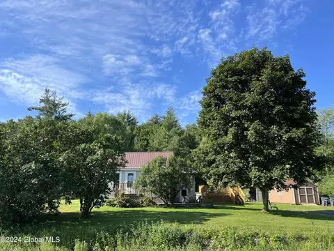 153 Antlers Rd, Fort Johnson, NY 12070