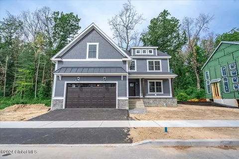 30 Chloes Way, Saratoga Springs, NY 12866