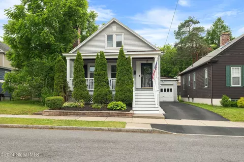 942 Myrtle Ave, Albany, NY 12208