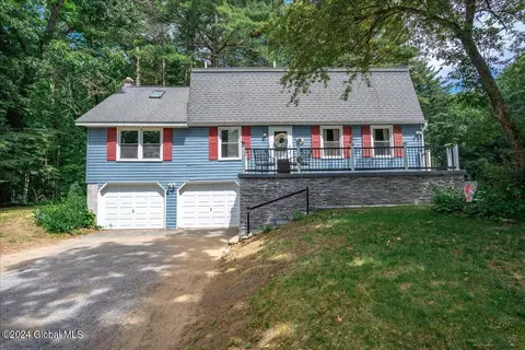 7 Hemlock Dr, Greenfield Center, NY 12833