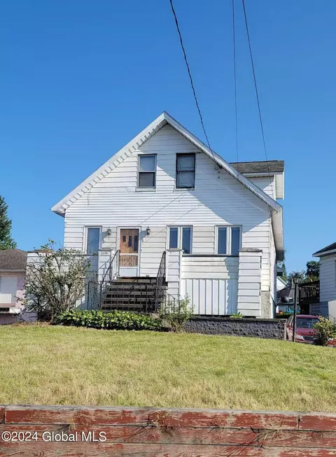 2716 Broadway, Schenectady, NY 12306