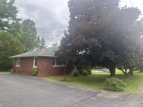 9 Arbor Dr, Troy, NY 12180