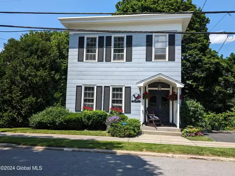 29 Front St, Canajoharie, NY 13317