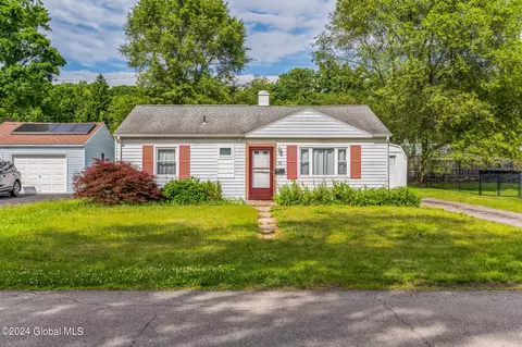 13 Mayhall St, Albany, NY 12205