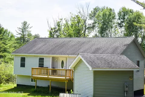 166 Heagle Rd, Johnstown, NY 12095