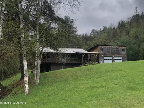 2123 Ensign Pond Rd, Moriah, NY 12960