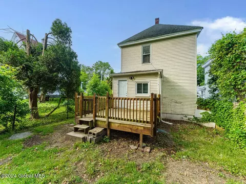 Exterior - 6 Sheldon St, Schenectady, NY 12308 photo 2 of 3