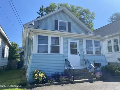 9 Edenburg Ave, Albany, NY 12203