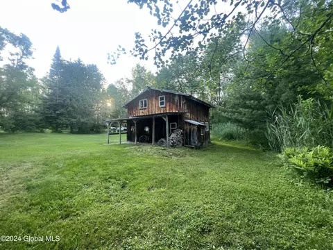 30 State Cir, Gloversville, NY 12078