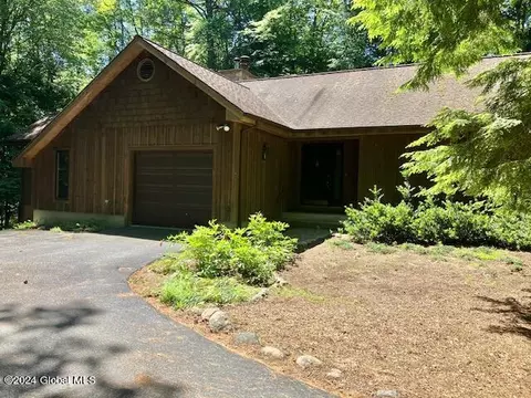 150 Flat Rock Rd, Lake George, NY 12845
