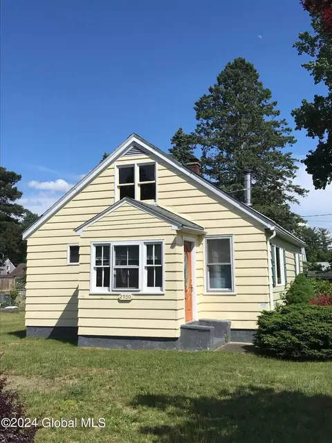 2950 Ford Ave, Schenectady, NY 12306
