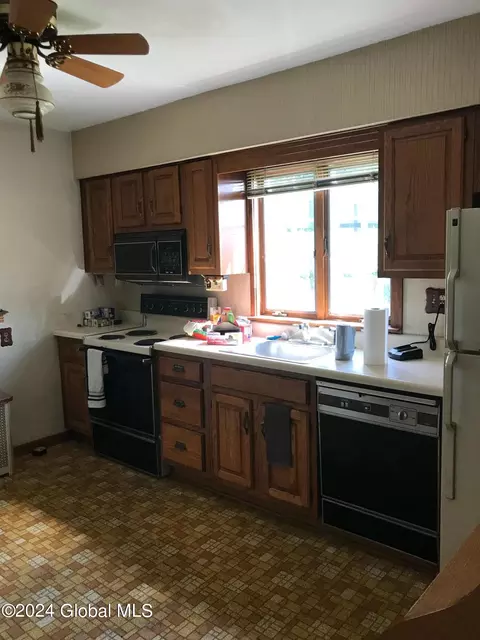 2950 Ford Ave, Schenectady, NY 12306 photo 6