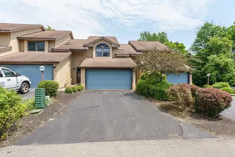 63 Harvard Rd, Watervliet, NY 12189