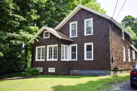 8 Wheaton Ave, Gloversville, NY 12078