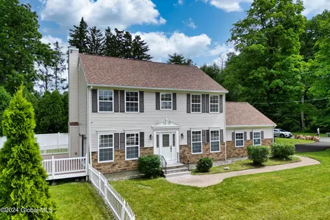 2285 Troy Schenectady Rd, Niskayuna, NY 12309