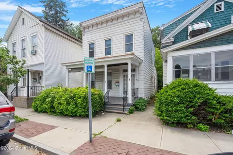 419 5th Ave, Troy, NY 12182