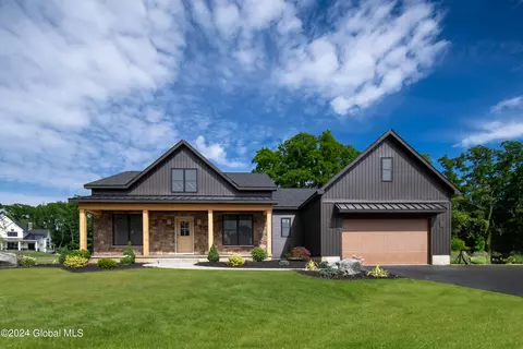 2798 Phillips Rd, Castleton On Hudson, NY 12033