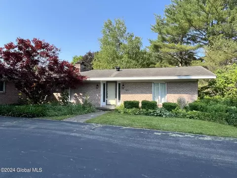 141 Fon Clair Ter, Johnstown, NY 12095