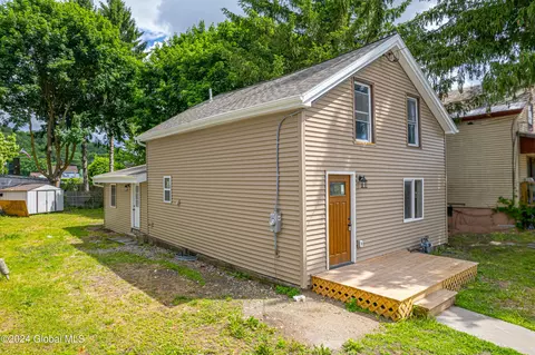 25 Taylor St, Fort Edward, NY 12828