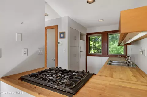 3 Marion Ave, Malta, NY 12020 photo 14