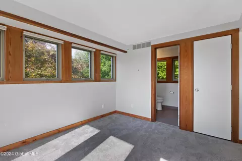 3 Marion Ave, Malta, NY 12020 photo 32