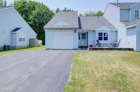 1105 Spearhead Dr, Glenville, NY 12302