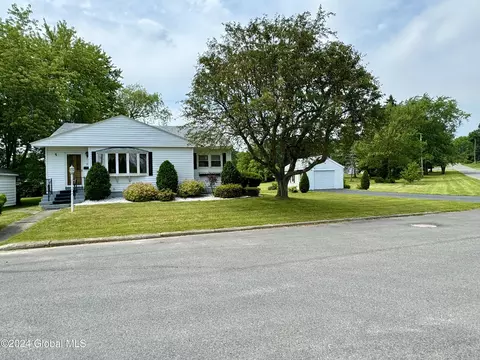 20 Jonathan Ln, Amsterdam, NY 12010