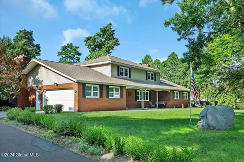 91 Marie Pkwy, Loudonville, NY 12211