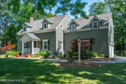 60 Roweland Ave, Delmar, NY 12054