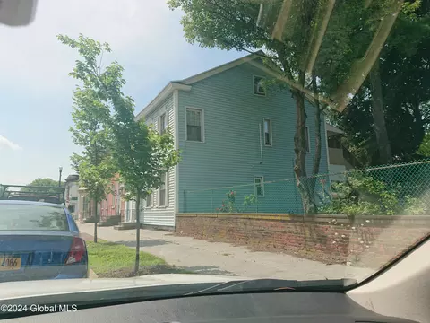 525 2nd Ave, Troy, NY 12182