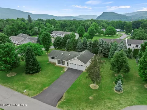 103 Mccarthy Cook Cir, Middleburgh, NY 12122
