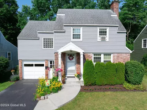 27 Harrison Ave, Delmar, NY 12054