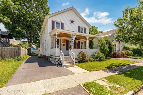 11 Vanderheyden St, Glens Falls, NY 12801