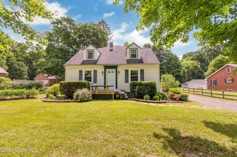 1958 Brookview Rd, Castleton On Hudson, NY 12033