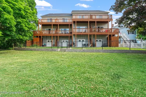 26-30 Front St, Waterford, NY 12188