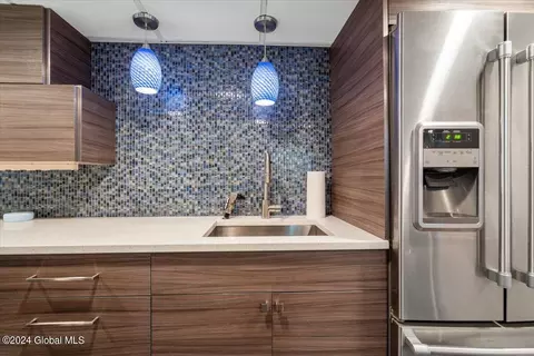 Kitchen - 45 Turnberry Dr, Slingerlands, NY 12159 photo 6 of 6