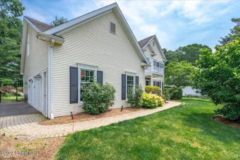 Exterior - 45 Turnberry Dr, Slingerlands, NY 12159 photo 2 of 7