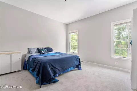 Bedroom - 45 Turnberry Dr, Slingerlands, NY 12159 photo 5 of 9