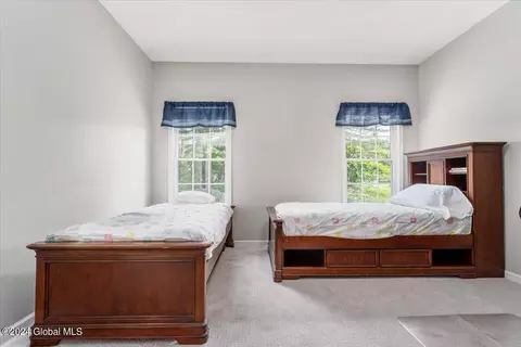 Bedroom - 45 Turnberry Dr, Slingerlands, NY 12159 photo 4 of 9