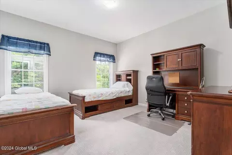 Bedroom - 45 Turnberry Dr, Slingerlands, NY 12159 photo 3 of 9