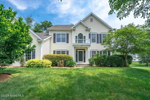 45 Turnberry Dr, Slingerlands, NY 12159